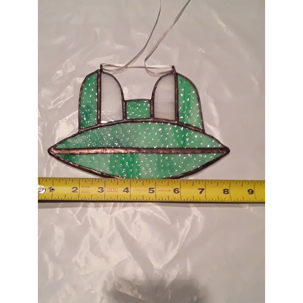 Unique Stained glass frog 8 inch wide Preowned